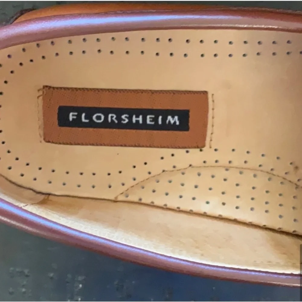 Excellent Preowned Condition Florsheim Mens Loafers Size 8.5D.